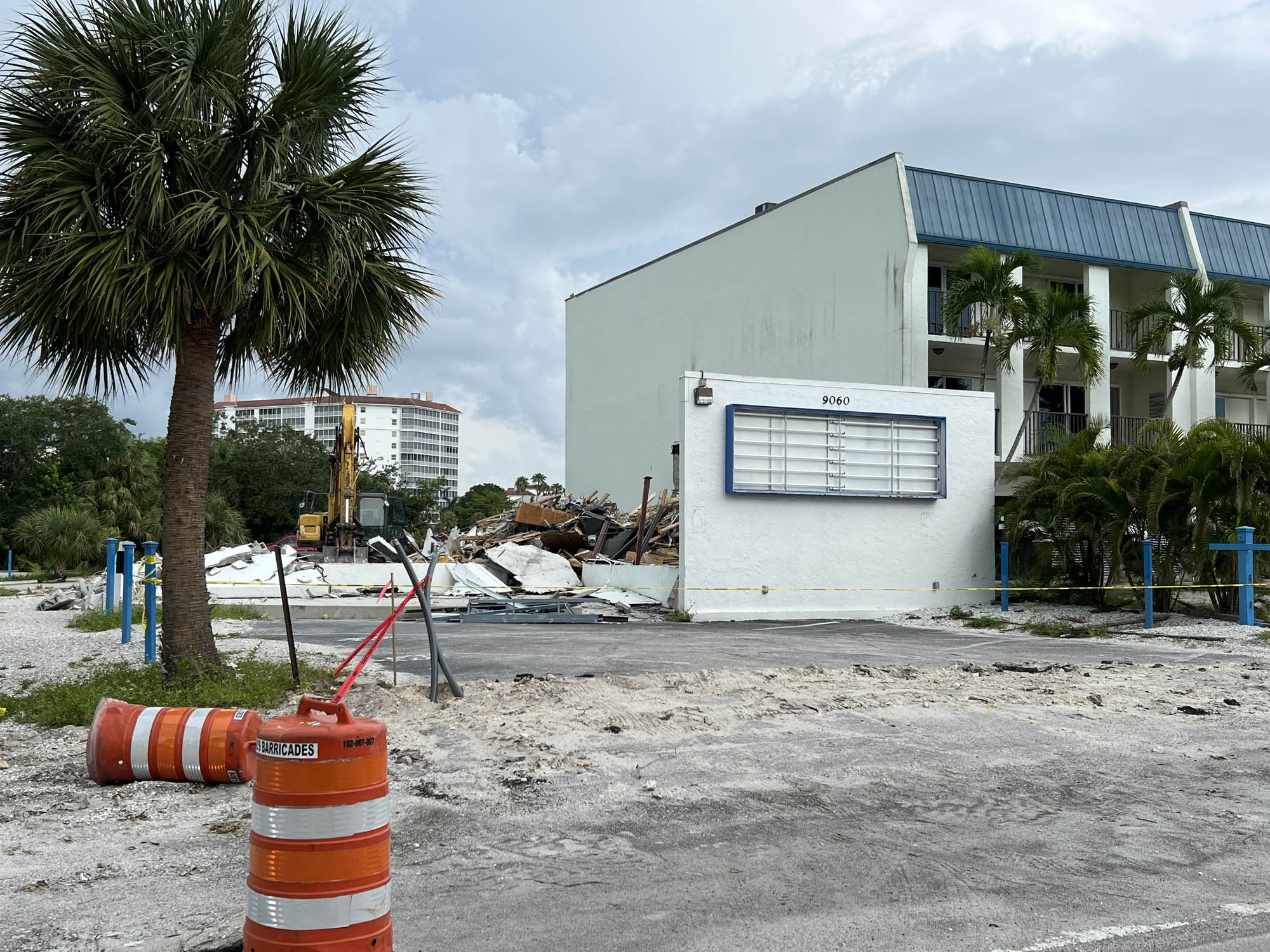 RITZ-CARLTON RESIDENCES NAPLES | ONE NAPLES:  SOUTH BAY OFFICE DEMOLITION